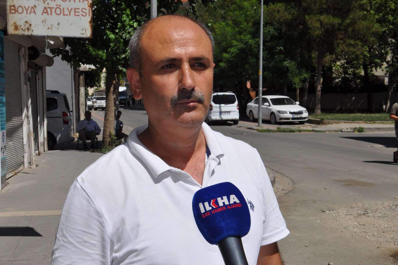 Vatandaşlar mucur bırakılan yolun asfaltlanmasını istiyor Vatandaşlar mucur bırakılan yolun asfaltlanmasını istiyor